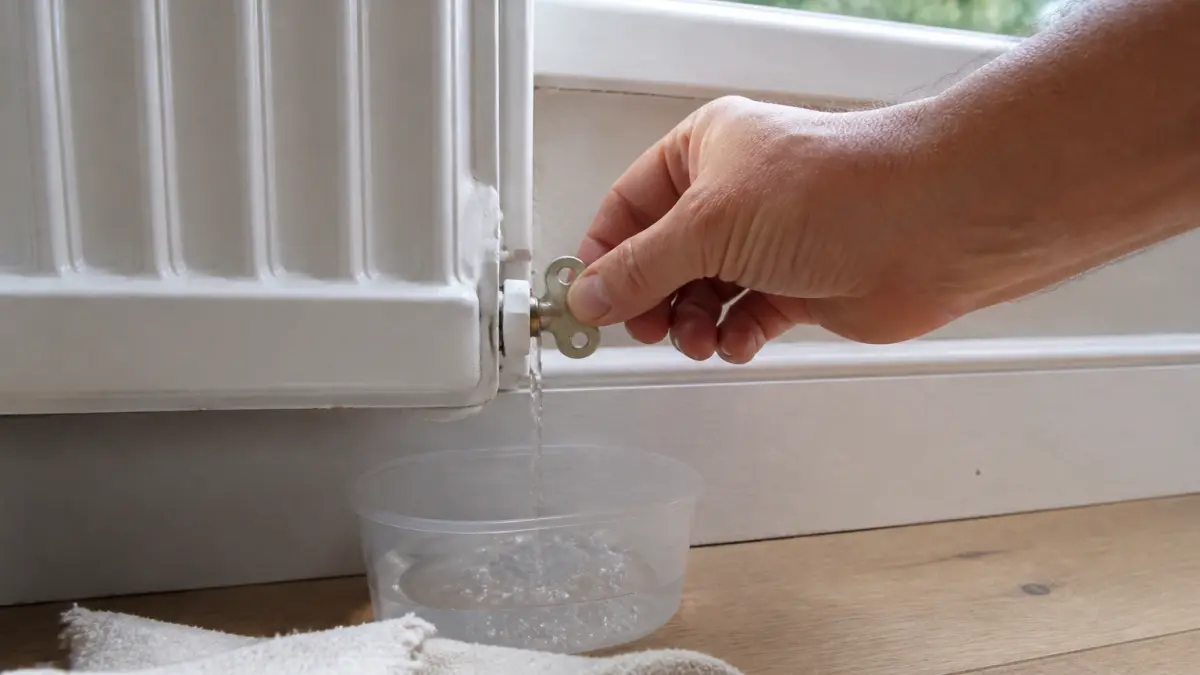 Purger un radiateur : quand le faire et comment savoir si c’est réussi ?