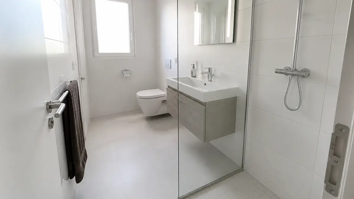 Petite salle de bain de 4 m² : les astuces pour gagner de la place