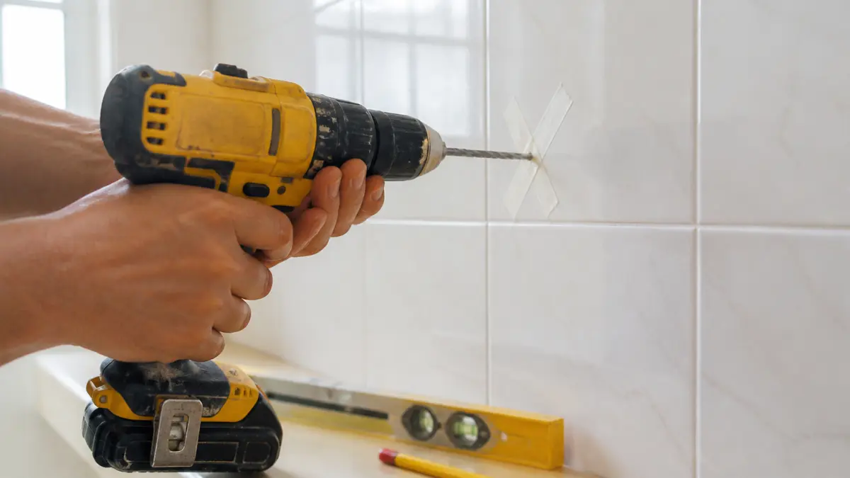 Percer du carrelage sans le casser : la méthode étape par étape